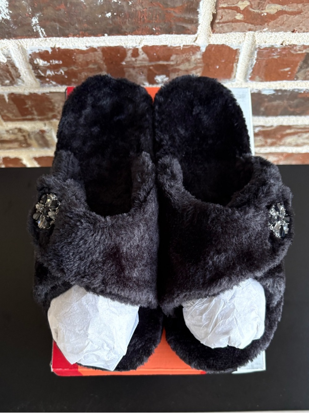Vionic RelaxLux Black Faux Fur Jeweled Strap Slip-on Slippers Size 7 NWB - Picture 3 of 16